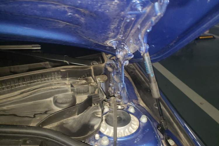 Used BMW 1 Series 2017 120i Design Package Model Engine Bay Left