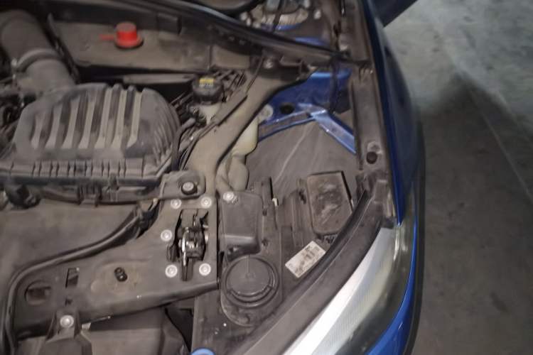 Used BMW 1 Series 2017 118i Fashion Model Engine Bay Left