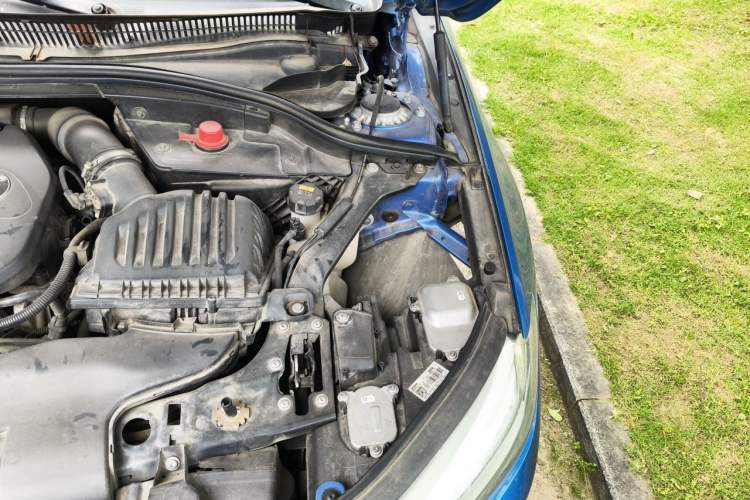 Used BMW 1 Series 2017 118i Sport Edition Engine Bay Left
