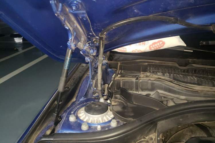 Used BMW 1 Series 2017 120i Design Package Model Engine Bay Right