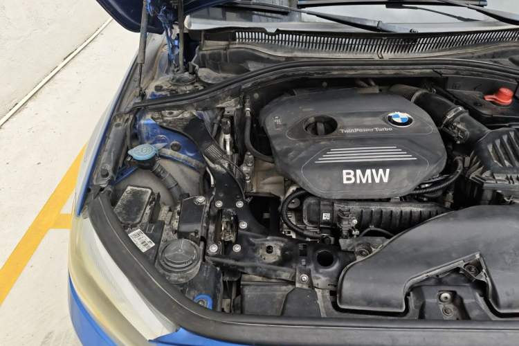 Used BMW 1 Series 2017 118i Fashion Model Engine Bay Right