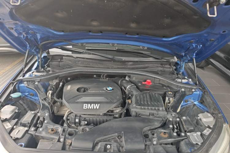 Used BMW 1 Series 2017 118i Design Package Model Engine Bay