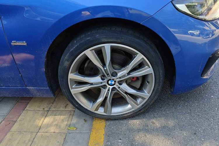 Used BMW 1 Series 2017 120i Design Package Model Exterior 1