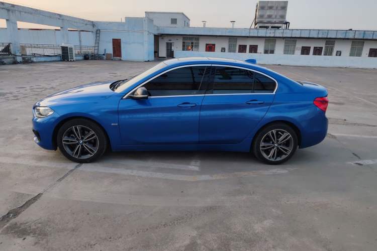 Used BMW 1 Series 2017 118i Sport Edition Exterior 2