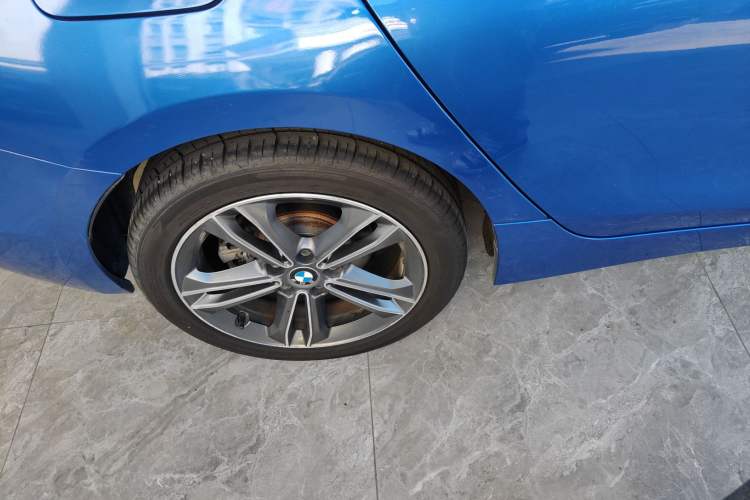 Used BMW 1 Series 2017 118i Sport Edition Exterior 2