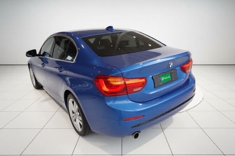 Used BMW 1 Series 2017 118i Design Package Model Exterior 2