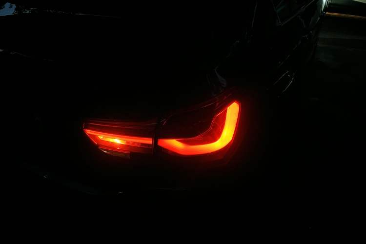 Used BMW 1 Series 2017 118i Sport Edition Exterior 2
