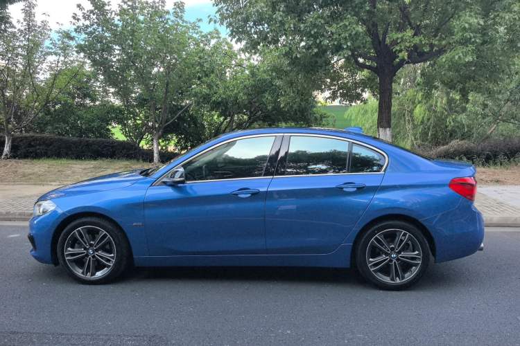 Used BMW 1 Series 2017 118i Sport Edition Exterior 2