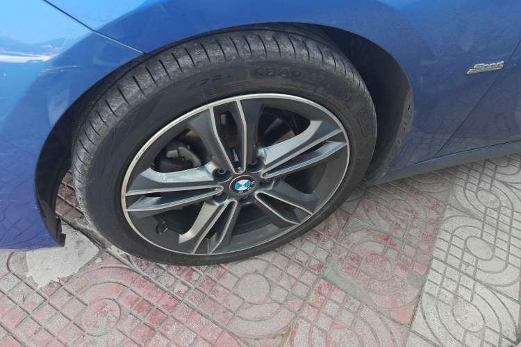 Used BMW 1 Series 2017 118i Sport Edition Exterior 2