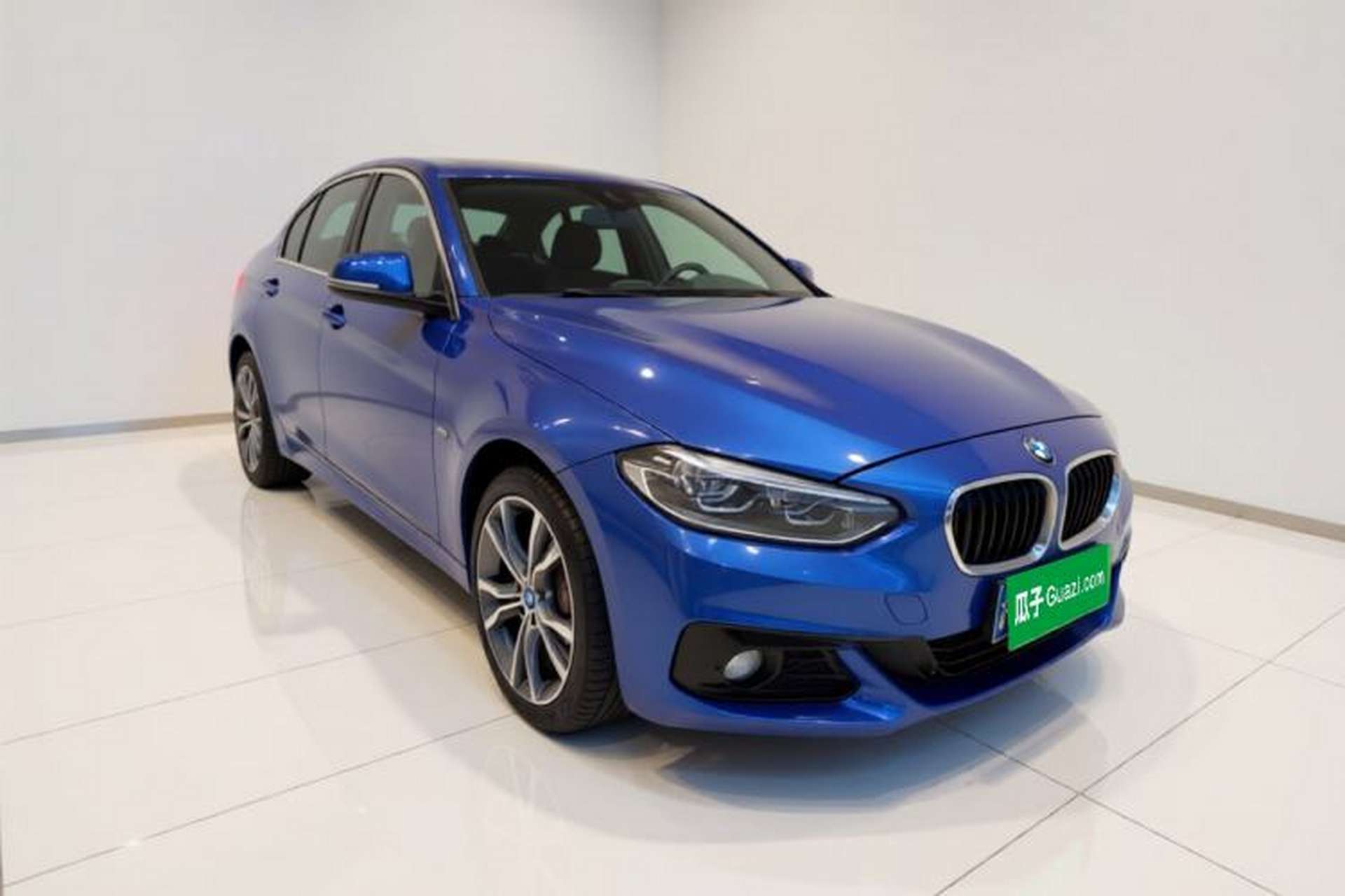 Used BMW 1 Series 2017 120i Design Package Model Exterior 2