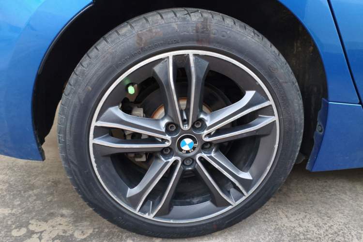 Used BMW 1 Series 2017 118i Sport Edition Exterior 3