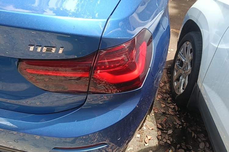 Used BMW 1 Series 2017 118i Sport Edition Exterior 3