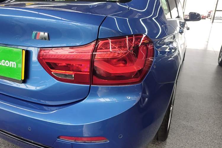 Used BMW 1 Series 2017 118i Design Package Model Exterior 3