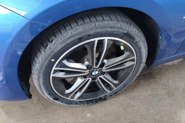 Used BMW 1 Series 2017 118i Sport Edition Exterior 4