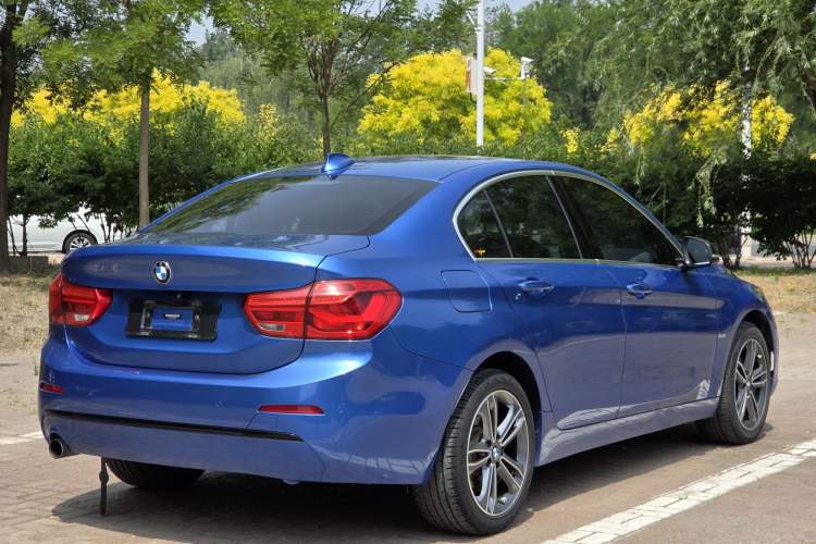 Used BMW 1 Series 2017 118i Sport Edition Exterior 4