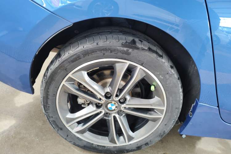 Used BMW 1 Series 2017 118i Sport Edition Exterior 5
