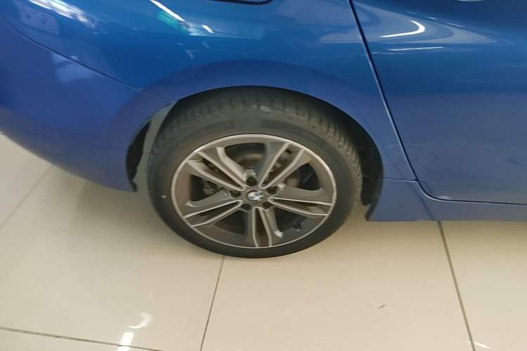 Used BMW 1 Series 2017 118i Sport Edition Exterior 5