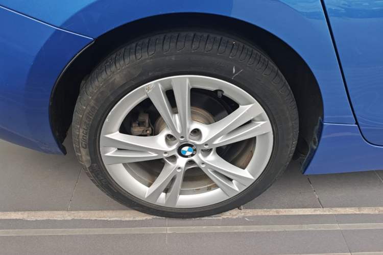 Used BMW 1 Series 2017 118i Design Package Model Exterior 5