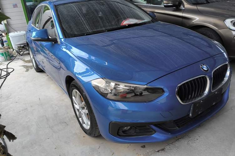 Used BMW 1 Series 2017 118i Fashion Model Front Right 45 Deg