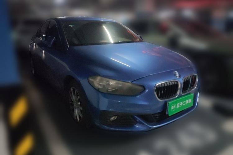 Used BMW 1 Series 2017 118i Fashion Model Front Right 45 Deg
