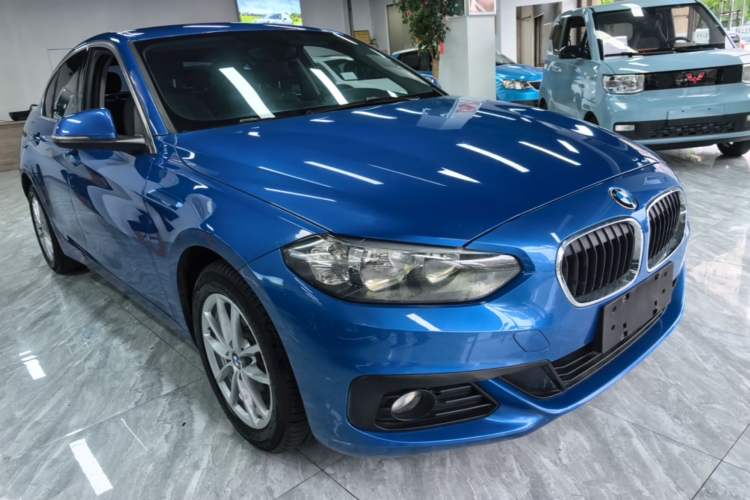 Used BMW 1 Series 2017 118i Fashion Model Front Right 45 Deg