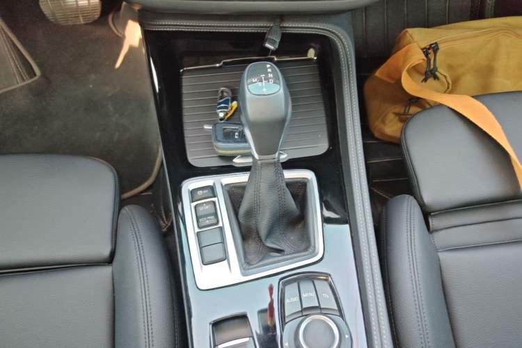 Used BMW 1 Series 2017 118i Sport Edition Gear Lever