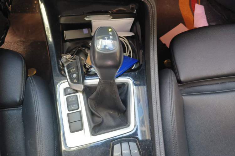 Used BMW 1 Series 2017 118i Sport Edition Gear Lever