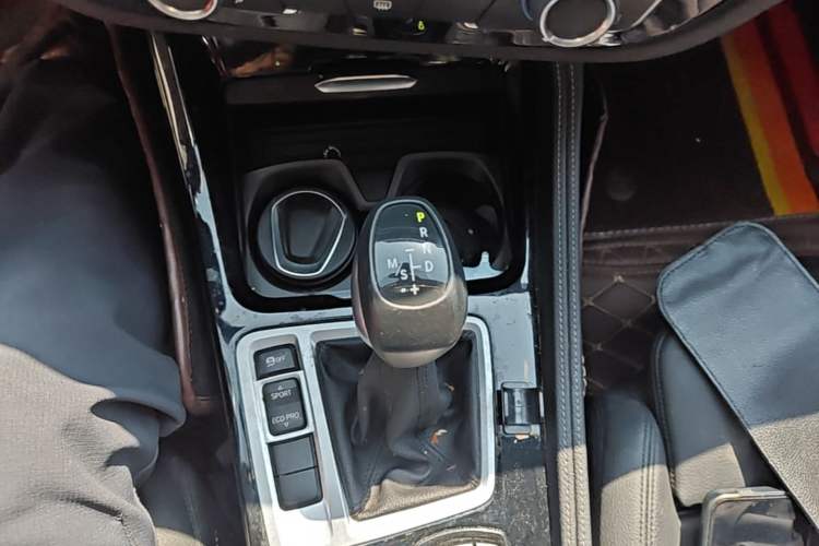 Used BMW 1 Series 2017 118i Sport Edition Gear Lever