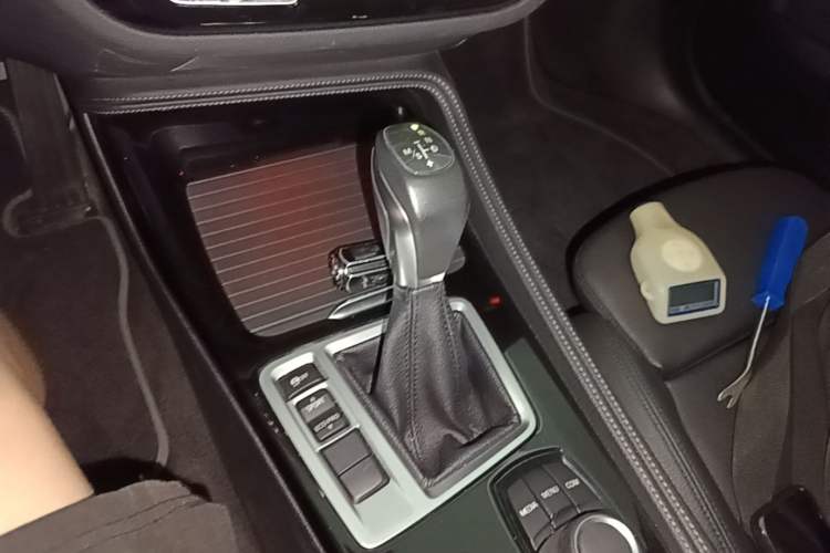 Used BMW 1 Series 2017 118i Sport Edition Gear Lever