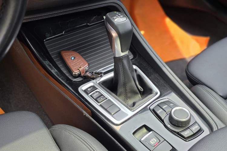 Used BMW 1 Series 2017 118i Sport Edition Gear Lever