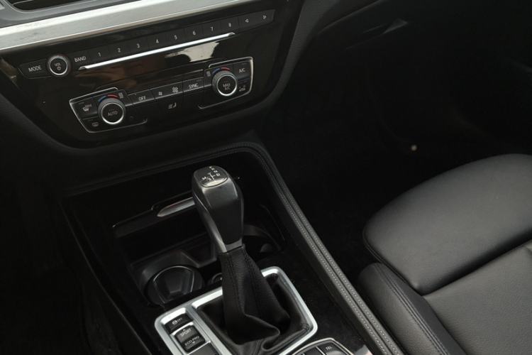 Used BMW 1 Series 2017 120i Design Package Model Interior 2