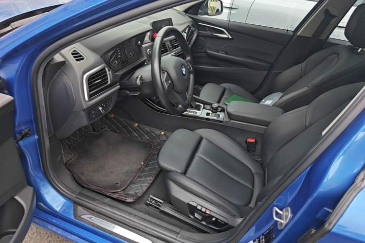 Used BMW 1 Series 2017 118i Sport Edition Left Front Seat