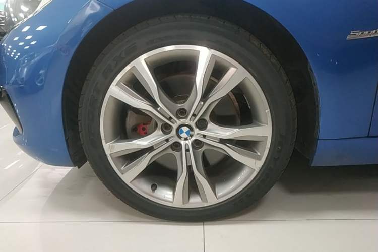 Used BMW 1 Series 2017 125i Sport Model Left Front Wheel Hub