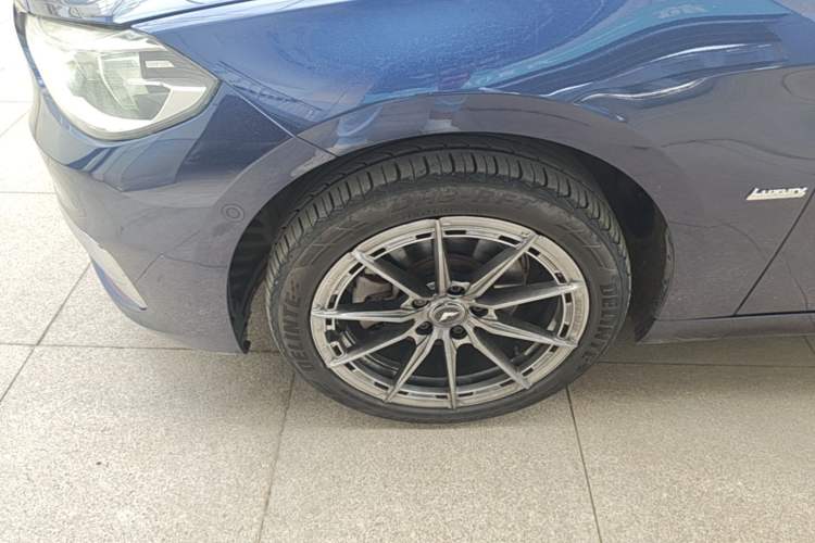 Used BMW 1 Series 2017 118i Design Package Model Left Front Wheel Hub