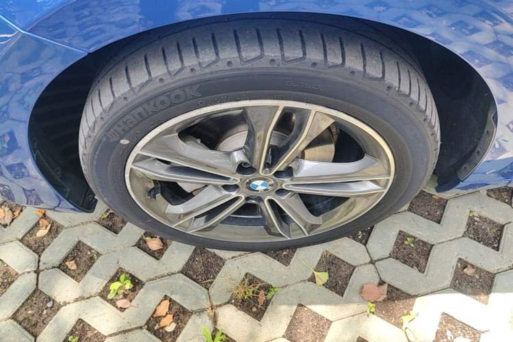 Used BMW 1 Series 2017 118i Sport Edition Left Front Wheel Hub