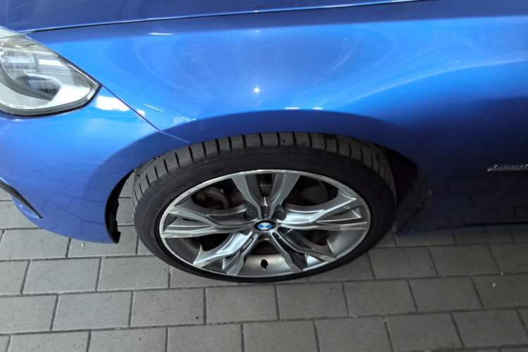 Used BMW 1 Series 2017 120i Design Package Model Left Front Wheel Hub