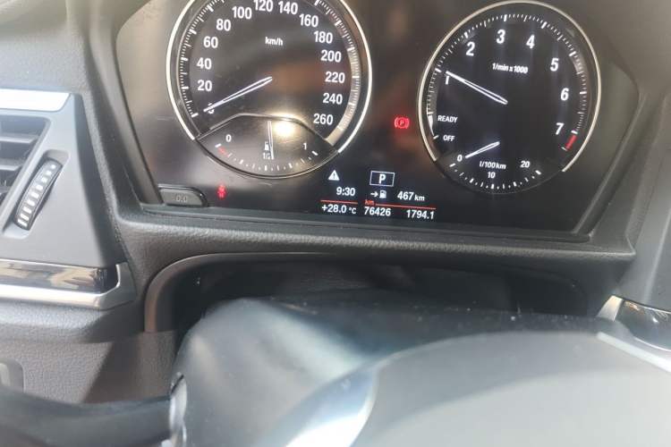 Used BMW 1 Series 2017 118i Sport Edition Odometer Close Up