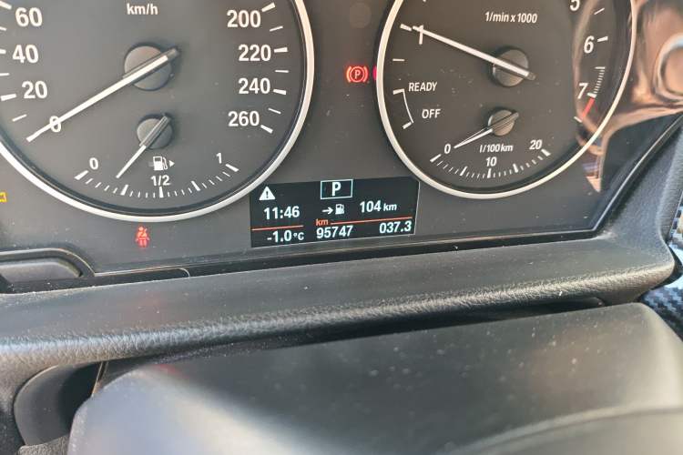 Used BMW 1 Series 2017 118i Fashion Model Odometer Close Up