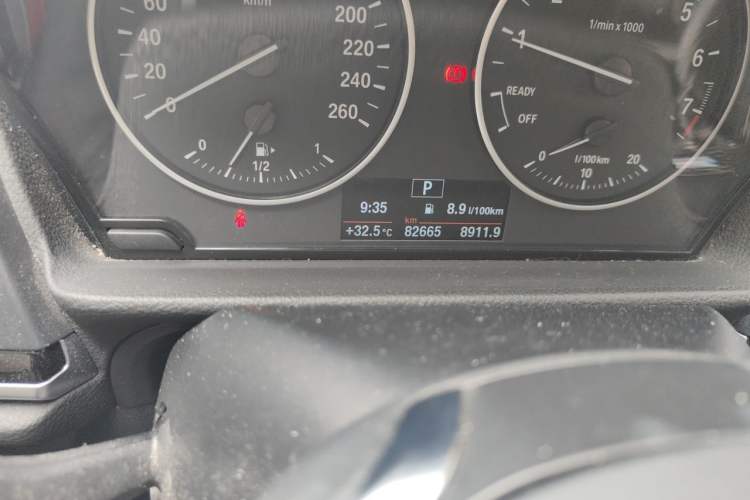 Used BMW 1 Series 2017 118i Design Package Model Odometer Close Up