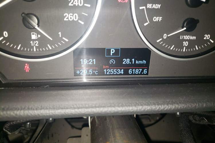 Used BMW 1 Series 2017 120i Design Package Model Odometer Close Up
