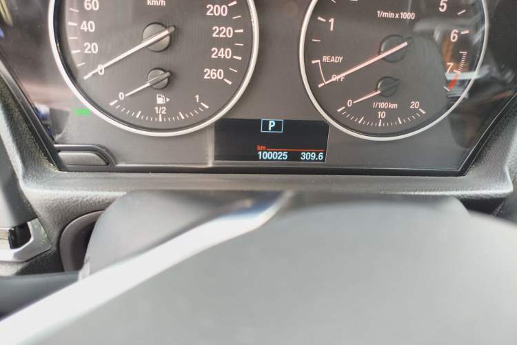 Used BMW 1 Series 2017 120i Design Package Model Odometer Close Up