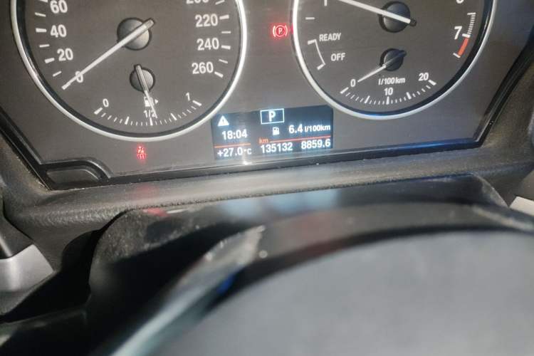 Used BMW 1 Series 2017 118i Fashion Model Odometer Close Up