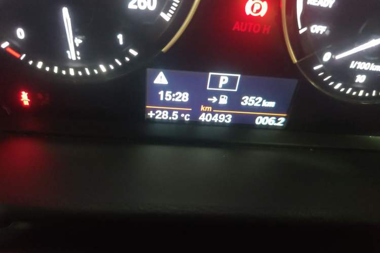 Used BMW 1 Series 2017 118i Sport Edition Odometer Close Up