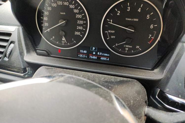Used BMW 1 Series 2017 120i Design Package Model Odometer Close Up