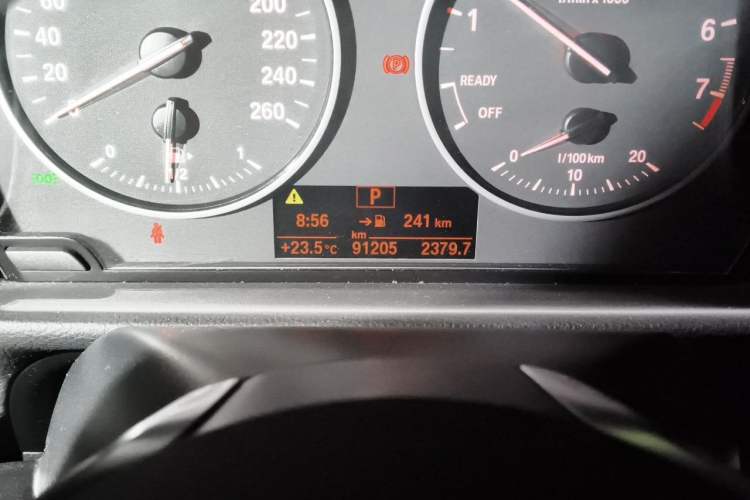 Used BMW 1 Series 2017 118i Sport Edition Odometer Close Up