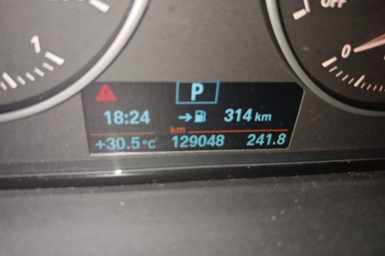 Used BMW 1 Series 2017 118i Design Package Model Odometer Close Up