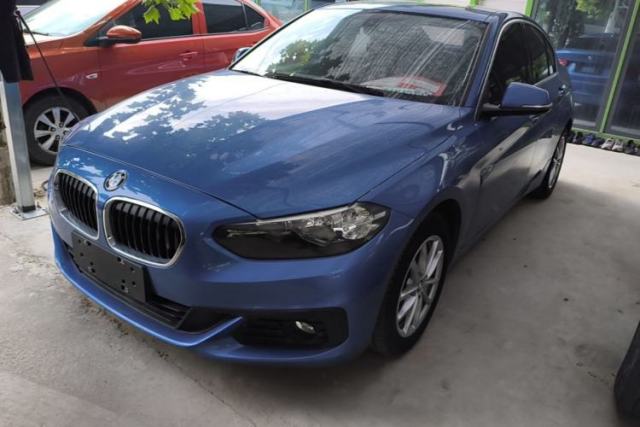 BMW 1 Series 2017 118i Fashion Model مستعملة
