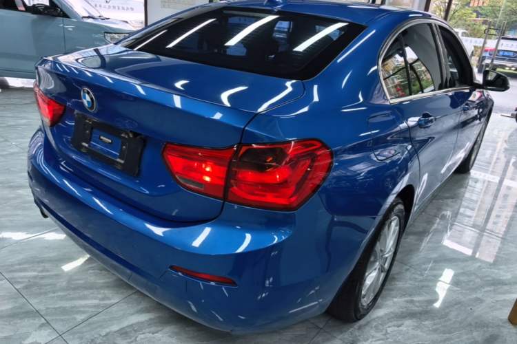 Used BMW 1 Series 2017 118i Fashion Model Rear Right 45 Deg
