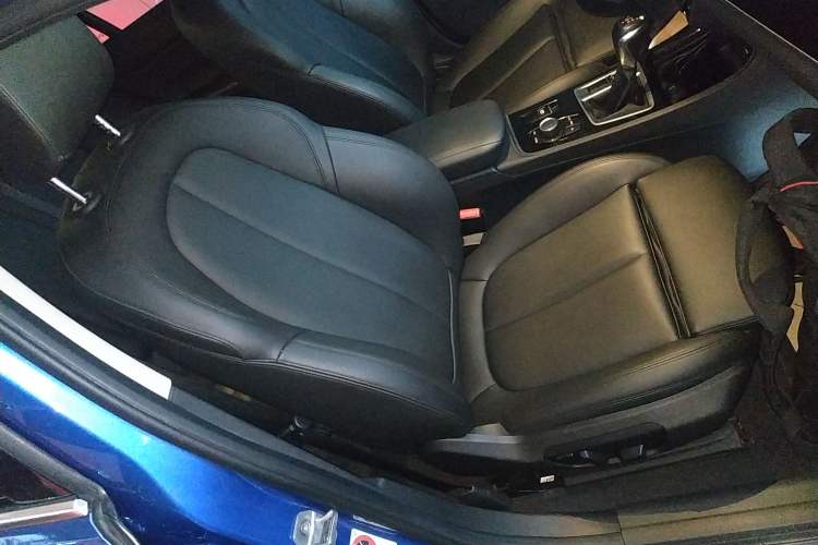 Used BMW 1 Series 2017 118i Sport Edition Right Front Seat