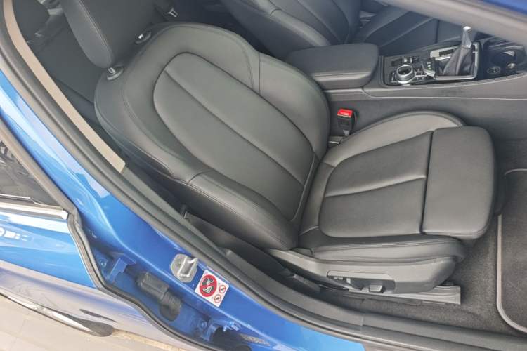 Used BMW 1 Series 2017 118i Design Package Model Right Front Seat